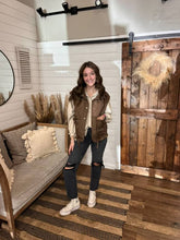 Load image into Gallery viewer, Quilted Bows Puffer Vest
