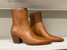 Load image into Gallery viewer, Uma Boots
